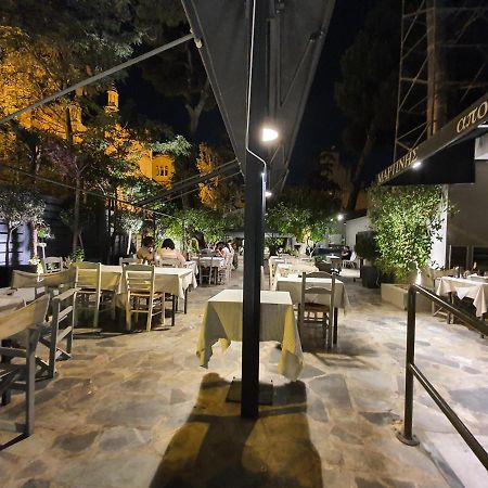 Lukas-2 B/R Luxurious Flat With Veranda Apartment Athena Bagian luar foto