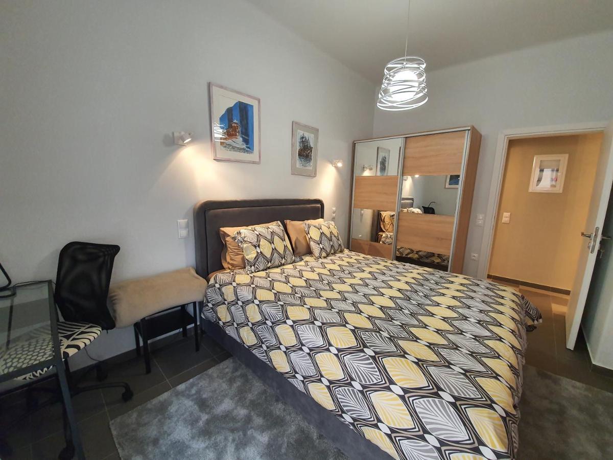 Lukas-2 B/R Luxurious Flat With Veranda Apartment Athena Bagian luar foto