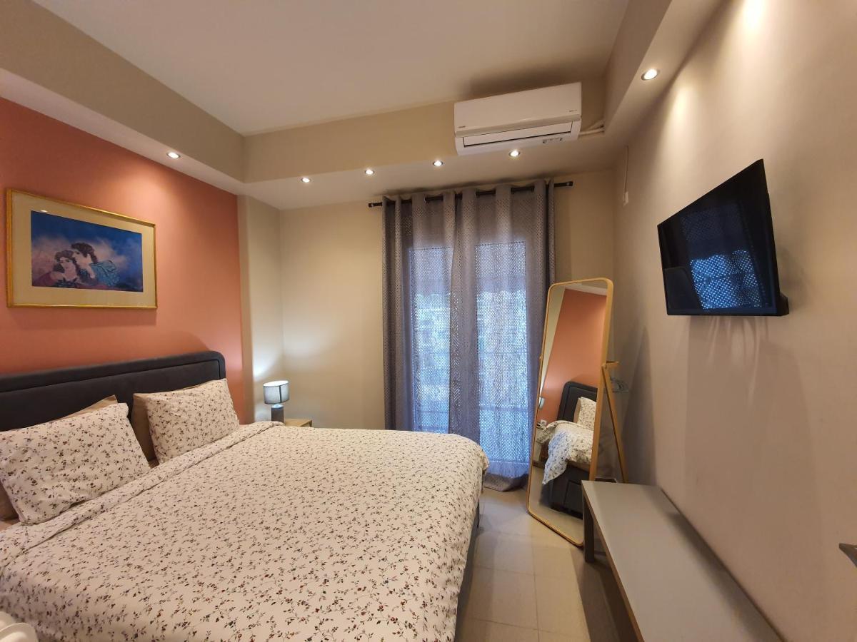 Lukas-2 B/R Luxurious Flat With Veranda Apartment Athena Bagian luar foto