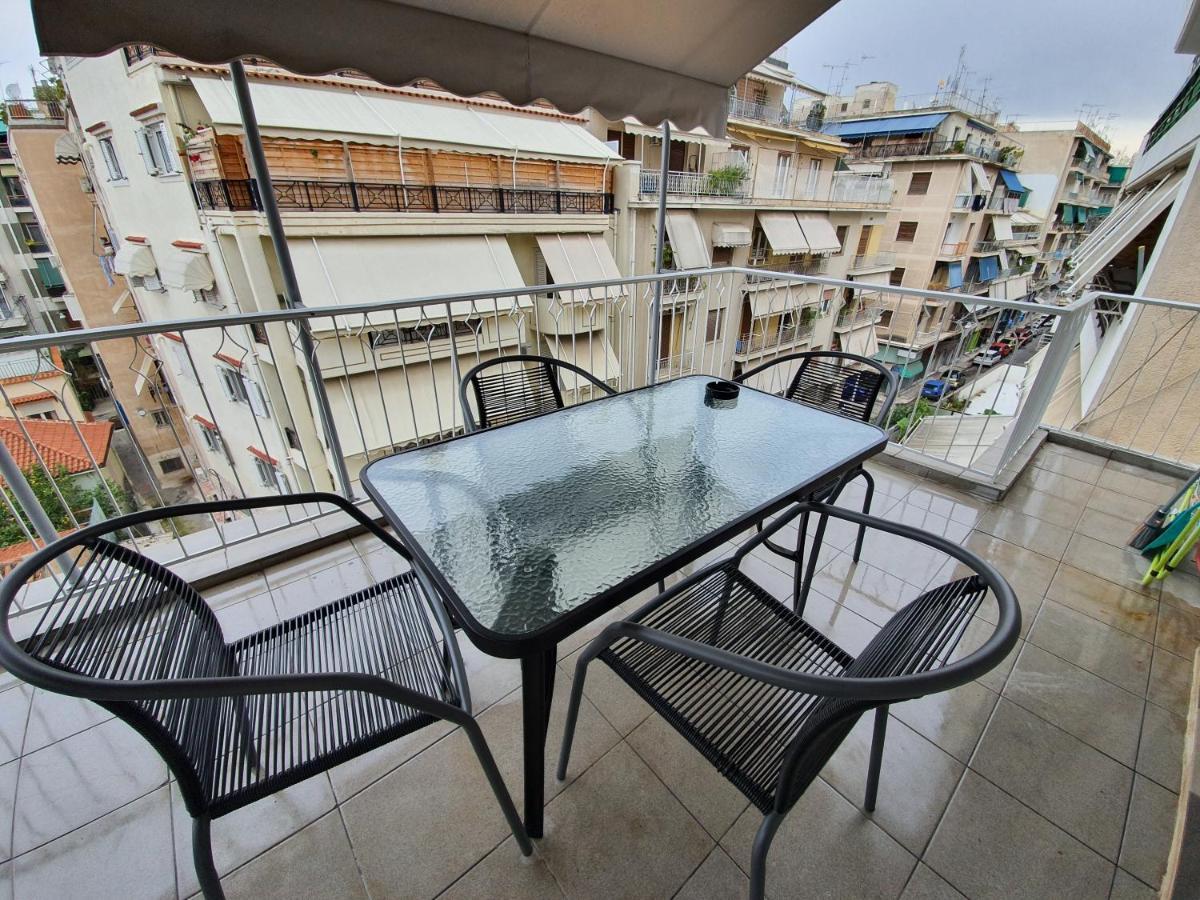Lukas-2 B/R Luxurious Flat With Veranda Apartment Athena Bagian luar foto
