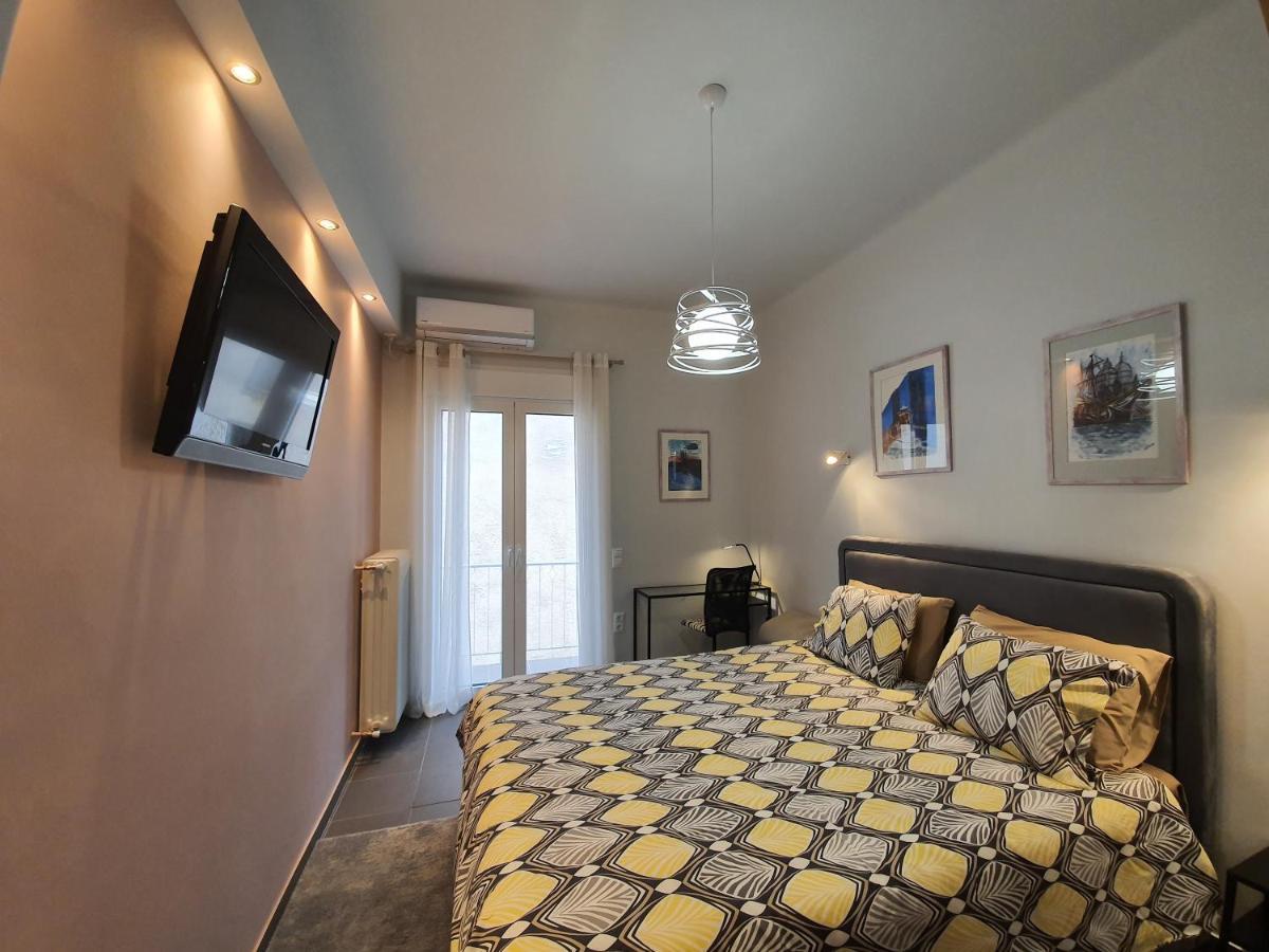 Lukas-2 B/R Luxurious Flat With Veranda Apartment Athena Bagian luar foto
