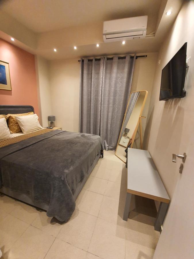 Lukas-2 B/R Luxurious Flat With Veranda Apartment Athena Bagian luar foto
